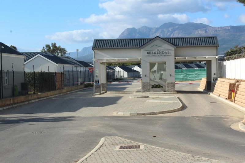To Let 2 Bedroom Property for Rent in Paarl South Western Cape